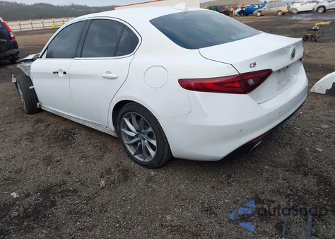 2017 Alfa Romeo Giulia Awd z USA, uszkodzony, nr VIN ZARFAEDNXH7550518